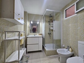 Bathroom - Vrbo Property (Oliva)
