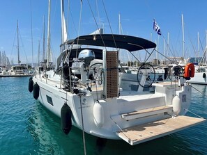 Marina - Sun-Kissed Sailing Adventure in Islas Sarónicas (Rodos)