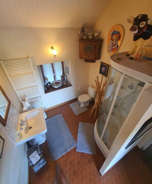 Bathroom - Guest Room “Braeschenberg” with Mountain View, Finnish Bath and Sauna (Breitenbach-Haut-Rhin)