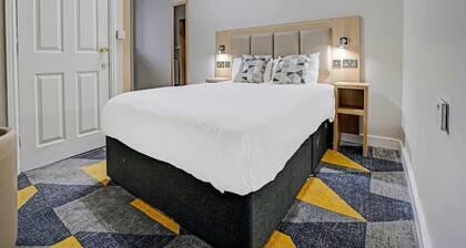 Dream Hotel