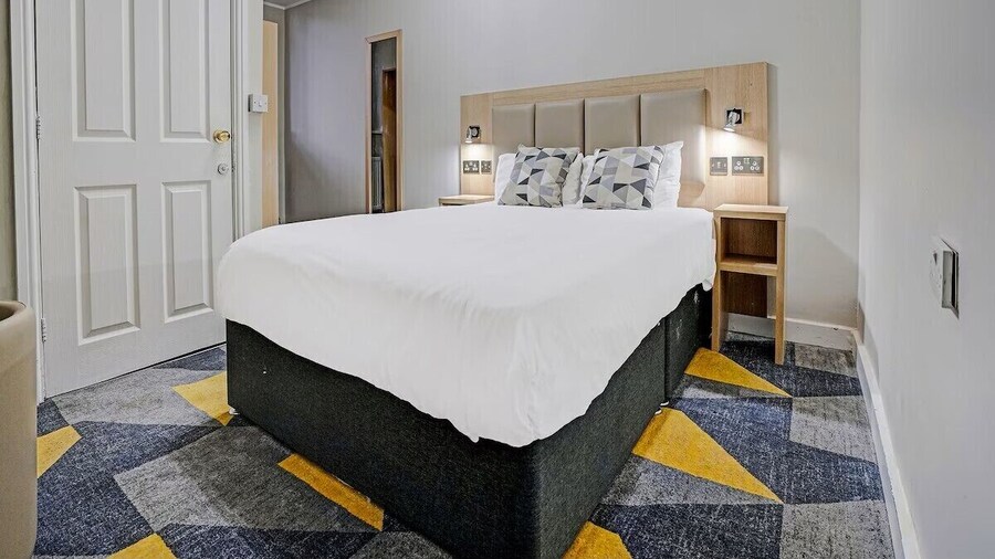Dream Hotel