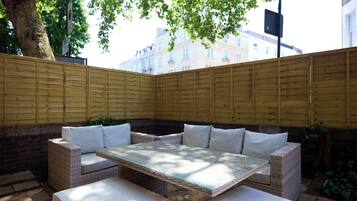 Apartemen | Tempat makan outdoor