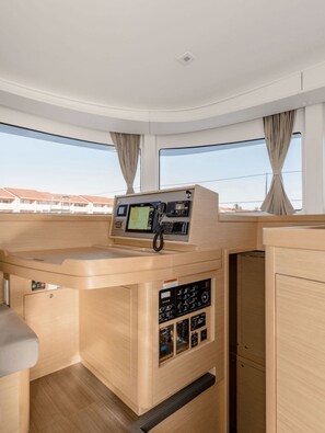 Interior - Sun-Kissed Sailing Adventure in the Stunning Islas Cícladas (Paros)