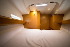 Room - Sun-Kissed Sailing Adventure in the Saronic Islands (Kallithea)
