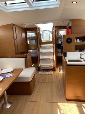 Room - Sun-Kissed Sailing Adventure in the Stunning Islas Cícladas (Paros)