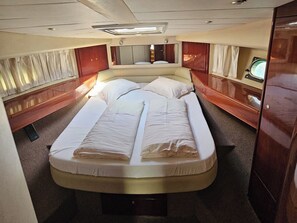 Room - Sun-Kissed Sailing Adventure in Sibenik, Croatia (Primošten)