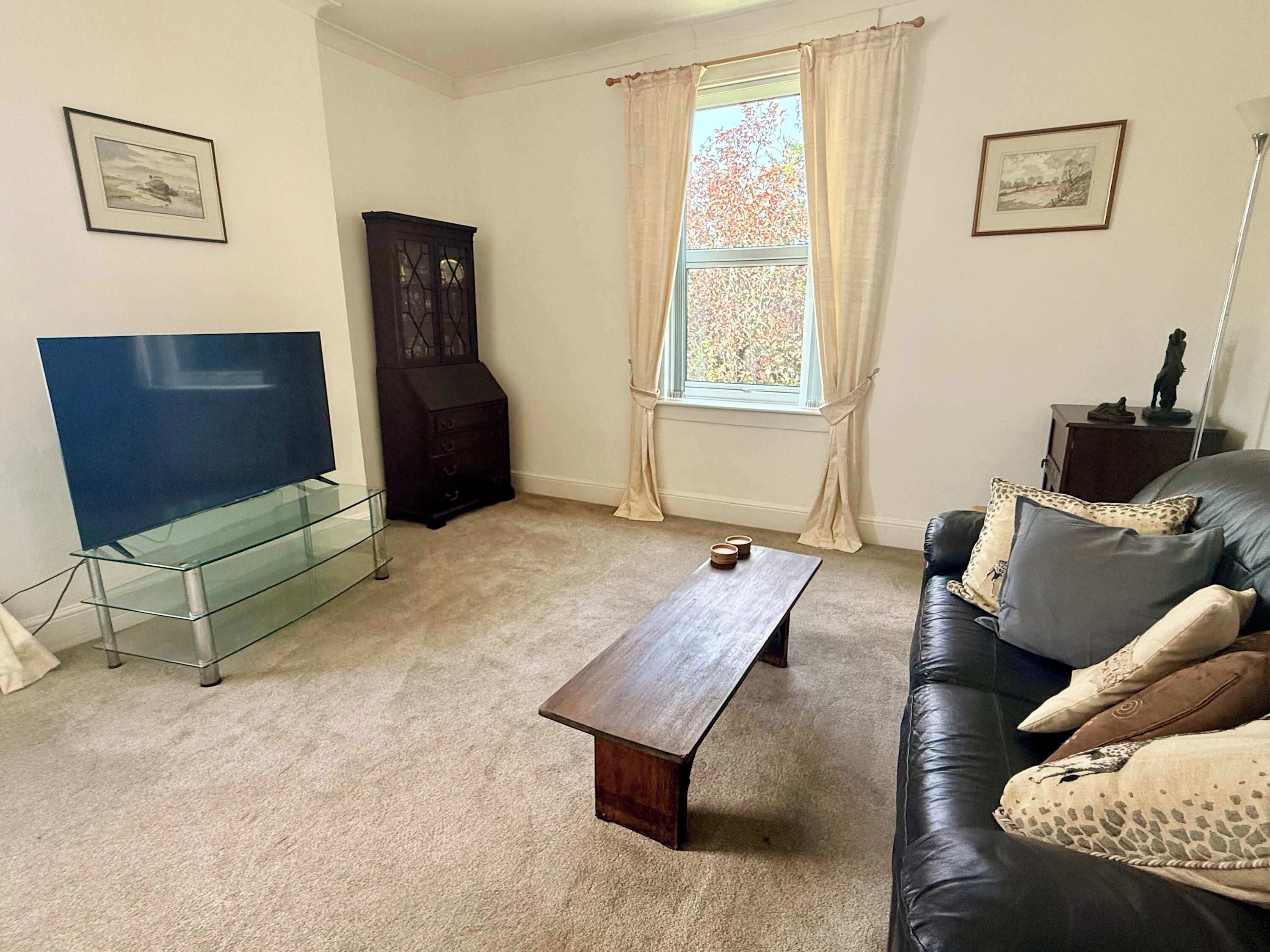 Spacious 3-bed Apartment W/free Parking, Sleeps 6 - Solihull