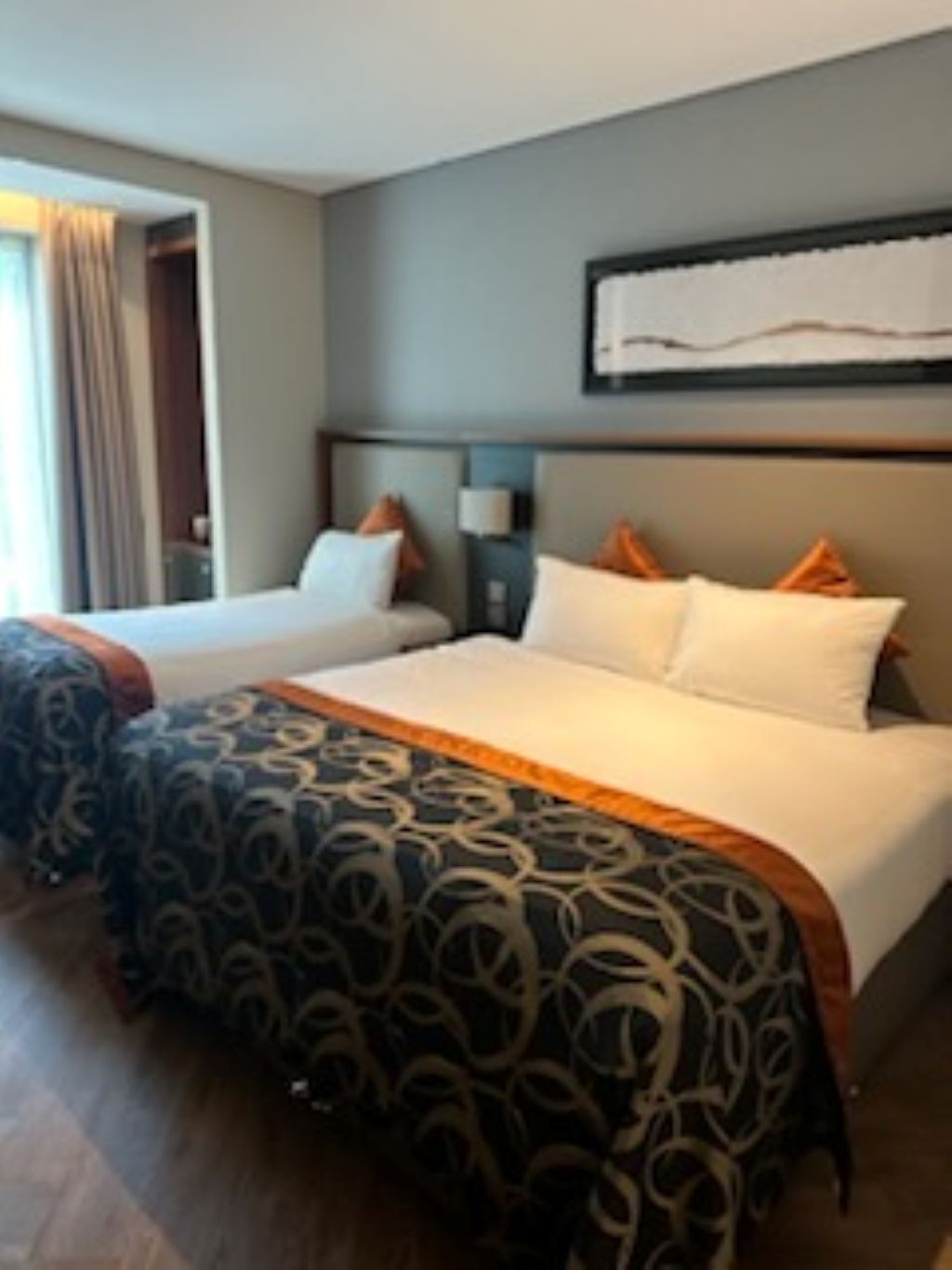 Deluxe Double & Single Room | Tallelokero huoneessa, työpöytä, silitysrauta/-lauta, ilmainen Wi-Fi