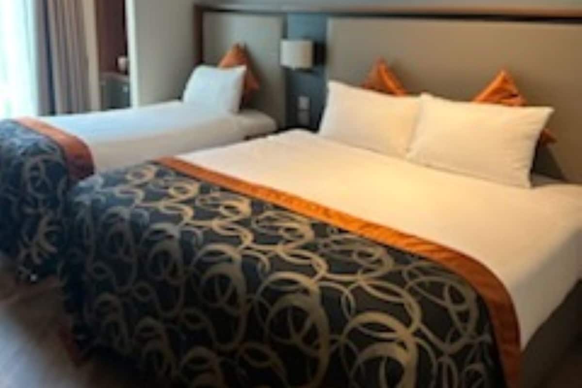 Deluxe Double & Single Room | Tallelokero huoneessa, työpöytä, silitysrauta/-lauta, ilmainen Wi-Fi