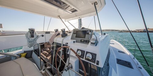 Caribbean Bliss: Sun-soaked Sailing Adventure from Nassau, Bahamas