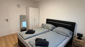 3 chambres, fer et planche à repasser, Wi-Fi, draps fournis
