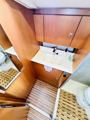 Bathroom - Sun-Kissed Sailing Adventure in Northern Croatia (Novi Vinodolski)