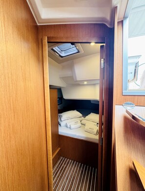 Room - Sun-Kissed Sailing Adventure in Northern Croatia (Novi Vinodolski)