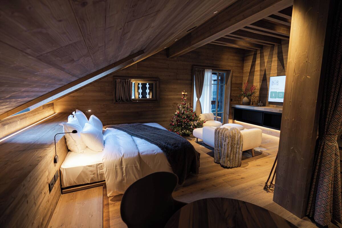 Exclusive Suite, 1 King Bed, Jetted Tub