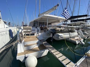 Marina - Sun-Kissed Sailing Adventure in Islas Sarónicas (Alimos)