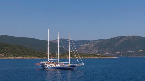Sun-Kissed Sailing Adventure in the Saronic Islands