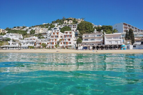 Sun-Kissed Sailing Adventure in Cataluña