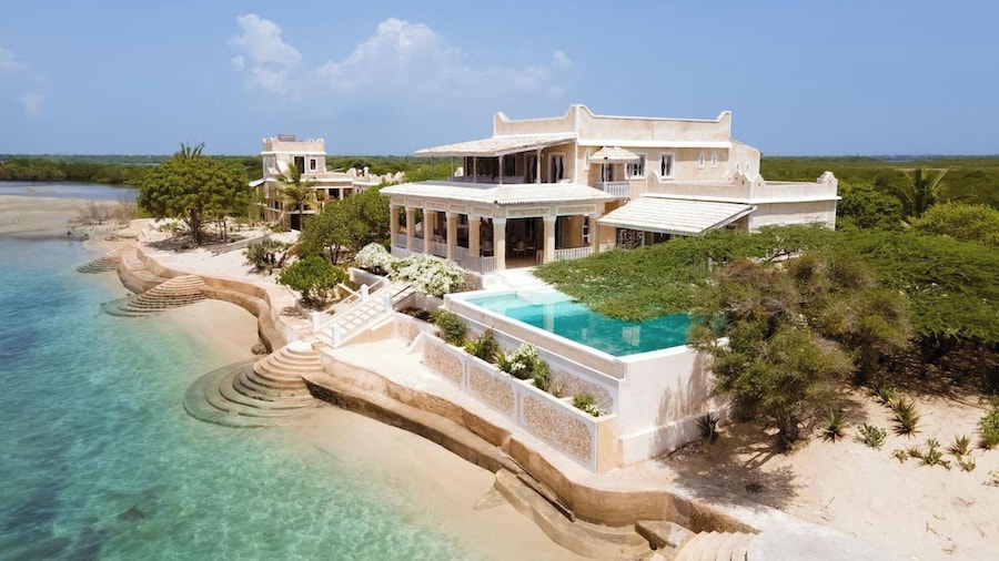 Amani House 5 Bedrooms Sleeps 10