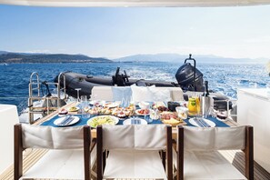 Outdoor dining - Sun-Kissed Sailing Adventure in Split, Croatia (Kaštel Gomilica)