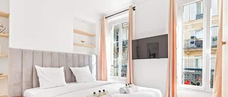 2 habitaciones, escritorio, tabla de planchar con plancha y wifi