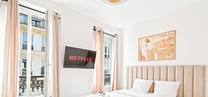 Schreibtisch, Bügeleisen/Bügelbrett, WLAN, Bettwäsche