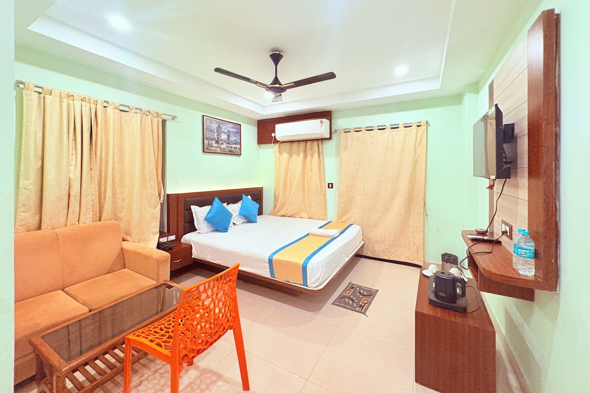 Superior Double Room, City View | Desk, free WiFi