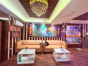 Coin salon dans le hall