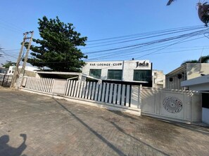 Halaman properti