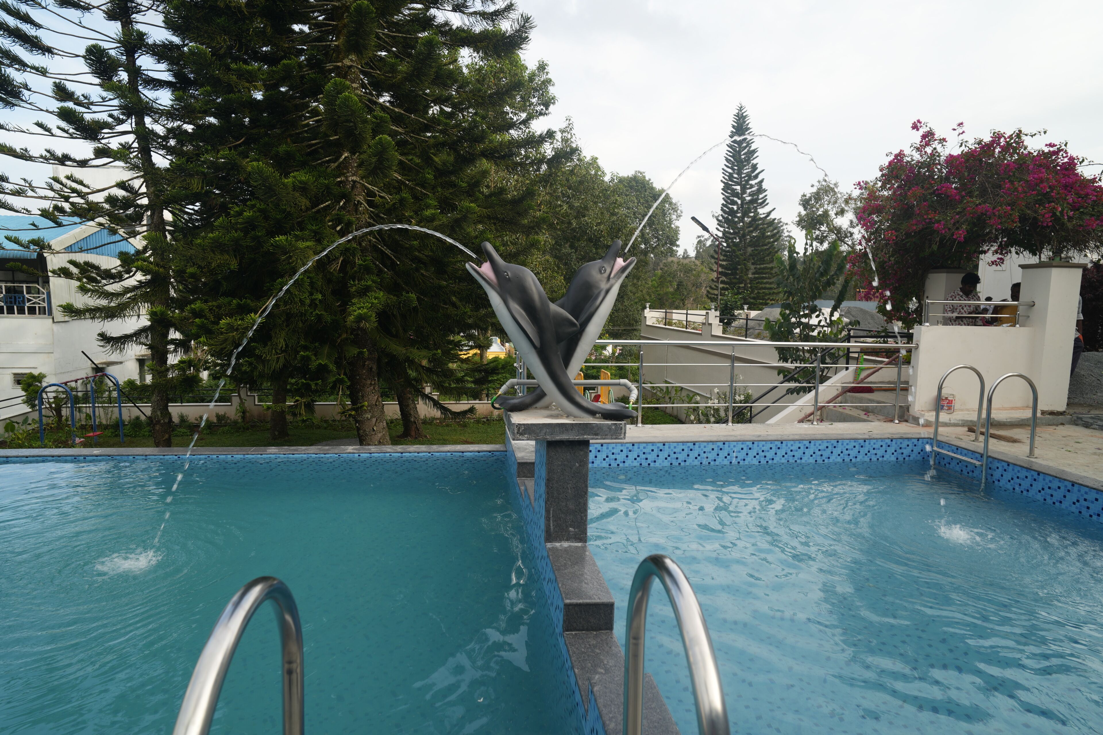 室外游泳池