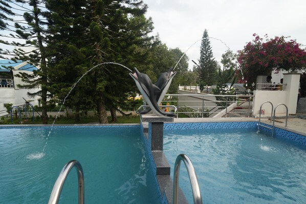 Outdoor pool - WOW Naturefull Resorts (Yercaud)