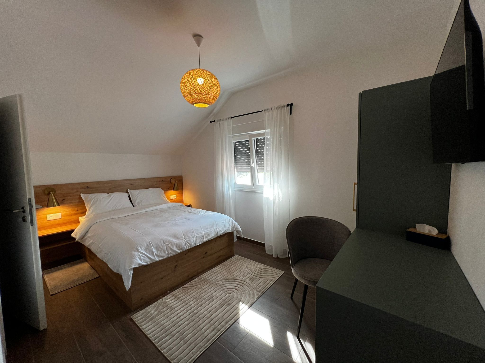 8 bedrooms, WiFi
