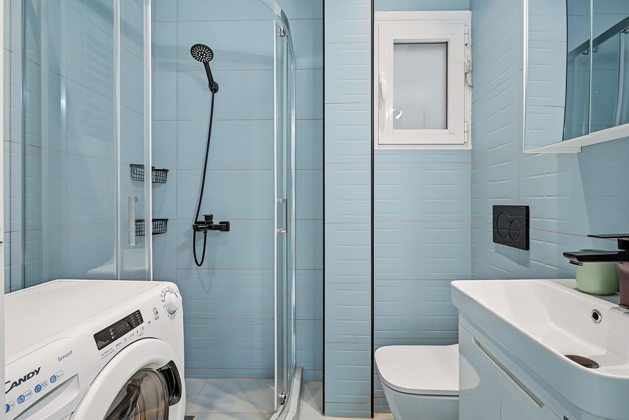 Shower, hair dryer, towels, shampoo