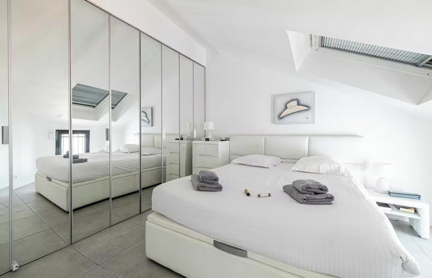 3 chambres, bureau, fer et planche à repasser, accès au Wi-Fi (inclus)