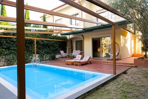 House - Pool Spa Retreat Villa (Tirana)