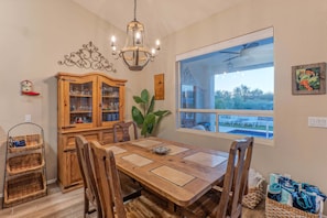 Dining - MT Views, Golf Oasis, Htd POOL, Spa, Smart TVs (Gold Canyon)