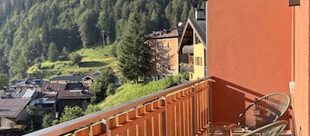 Casa Baga – Apartment 5 with Mountain View and Balcony