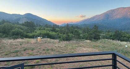 Sunrises and Sunsets in Cascade – Private Drive & Yard in Cascade