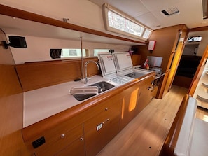 Private kitchen - Sun-Kissed Sailing Adventure in Istria, Croatia (Pula)