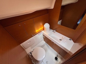Shower - Sun-Kissed Sailing Adventure in Istria, Croatia (Pula)