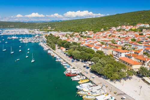 Sun-Kissed Sailing Adventure in Northern Croatia