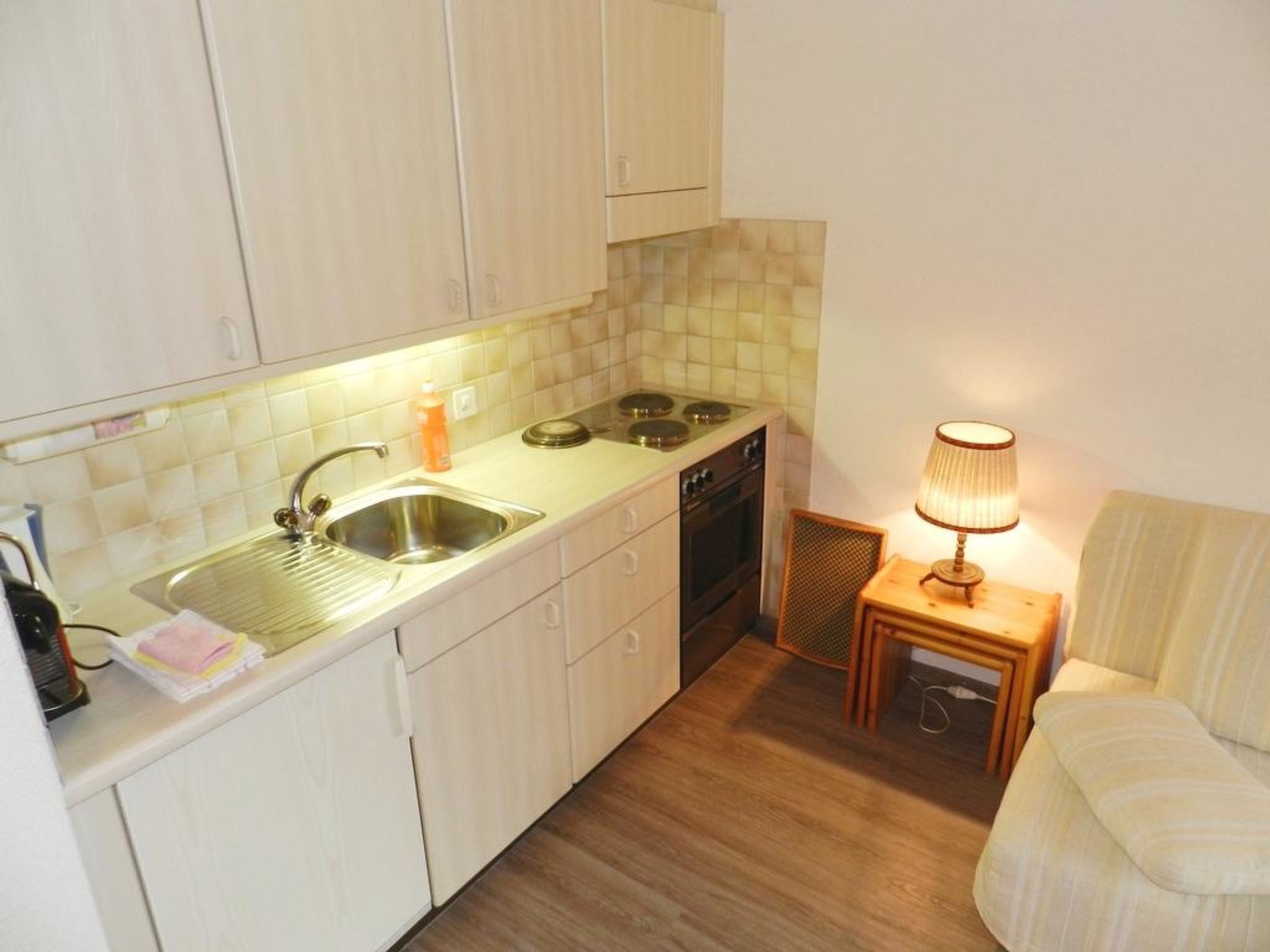 Fridge, oven, cookware/dishes/utensils