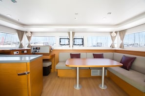 Interior - Sun-Kissed Sailing Adventure in Islas Sarónicas (Alimos)