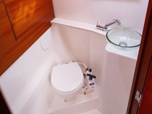 Bathroom - Sun-Kissed Sailing Adventure in Istria, Croatia (Pula)