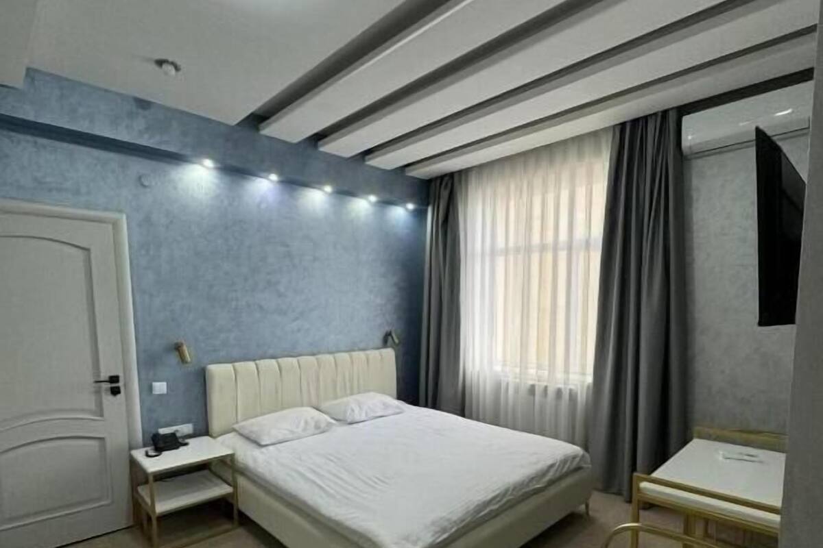 ห้องลักซ์ชัวรี่สวีท, วิวภูเขา | โต๊ะทำงาน, พื้นที่ทำงานแบบใช้แล็ปท็อป, ผ้าม่านกันแสง, เตารีด/โต๊ะรีดผ้า