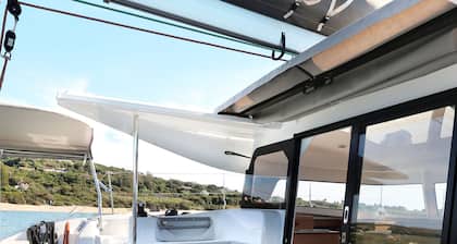 Sun-Kissed Sailing Adventure in Córcega