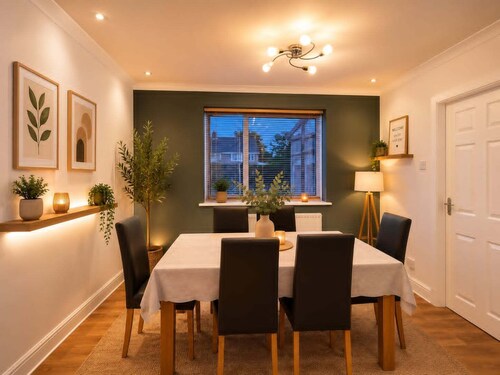 4-bed home, 9 parking spaces, all bills included, Newcastle NE3.