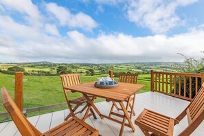 Chalet, Balcony | Outdoor dining - Tan Rallt Holiday Park & Spa (Abergele)