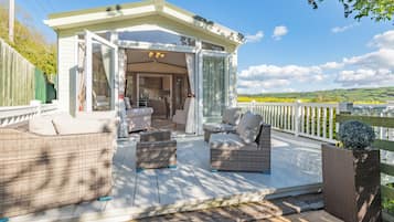 Hillside View Lodge - Pet friendly | Teres/patio