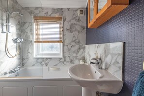 Chalet, Balkon | Badezimmer