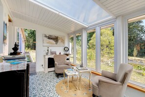 Interior - “Green Haven” Guest Room in the Marais Breton Vendéen, 25 min from Noirmoutier (Châteauneuf)